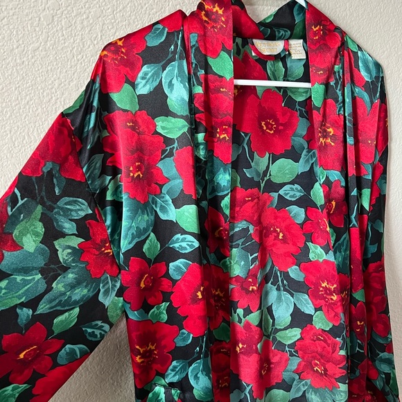 Vintage Victoria’s Secret Robe - Picture 5 of 6